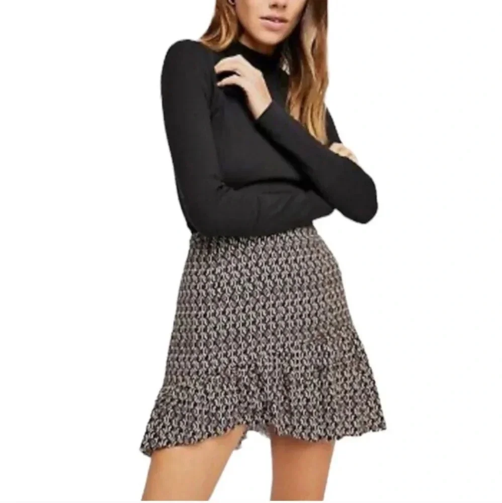 Free People Nadia Wrap Skirt Size 0 Red Black Ruffle Mini Boho Flowy‎